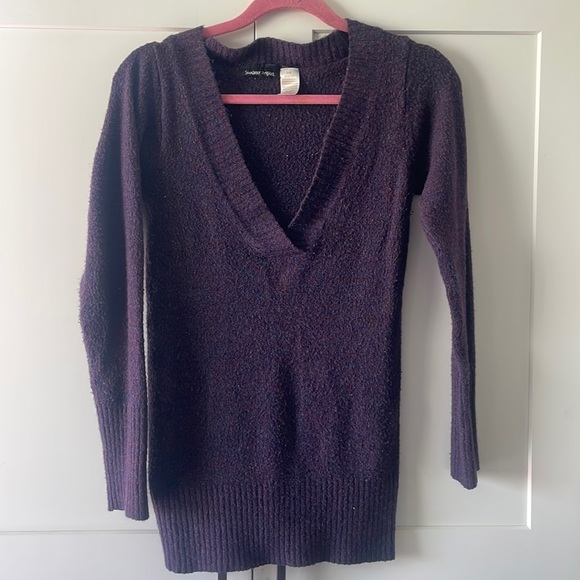 Purple V-neck sweater by Sweater Project - Picture 1 of 4